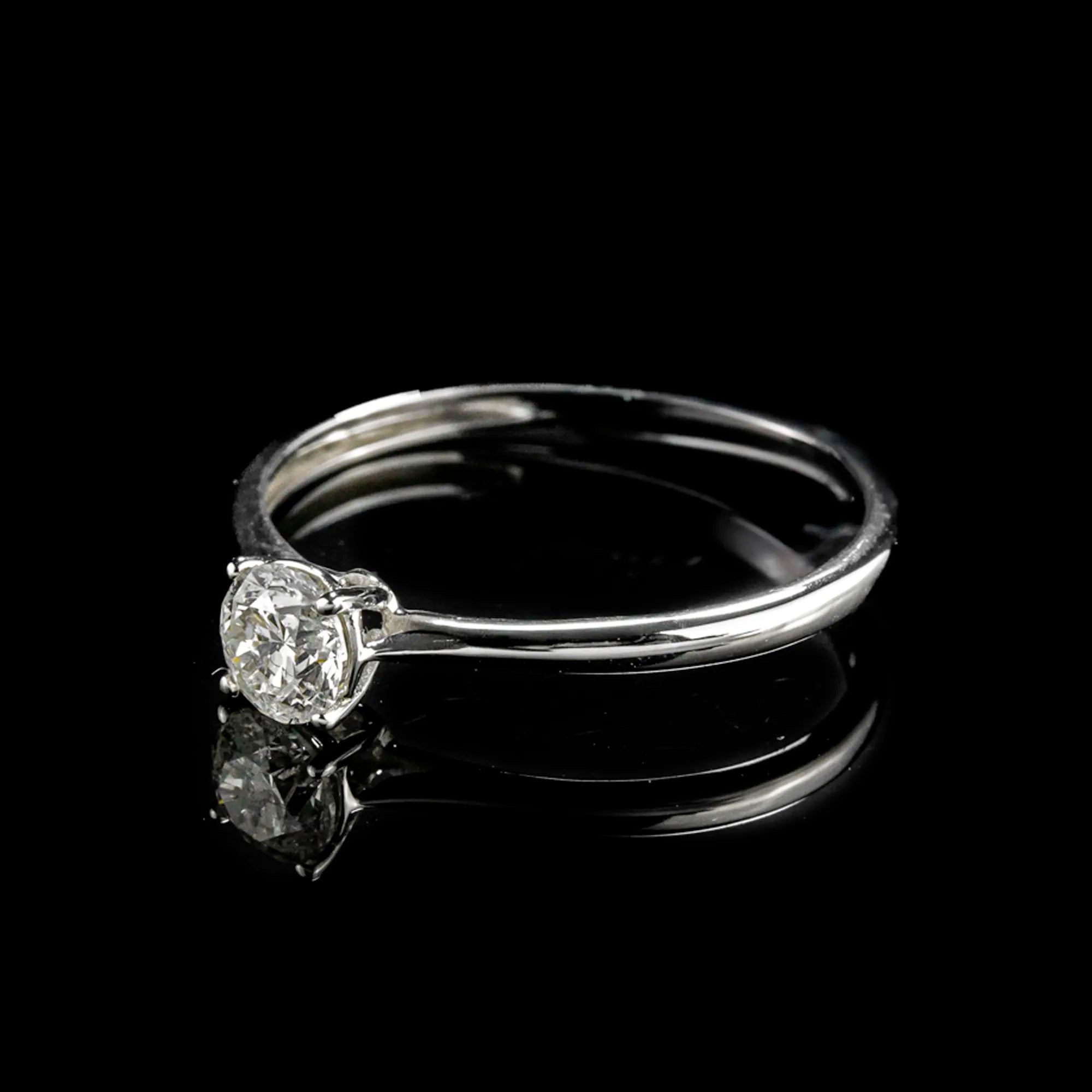 ANILLO SOLITARIO CON DIAMANTE