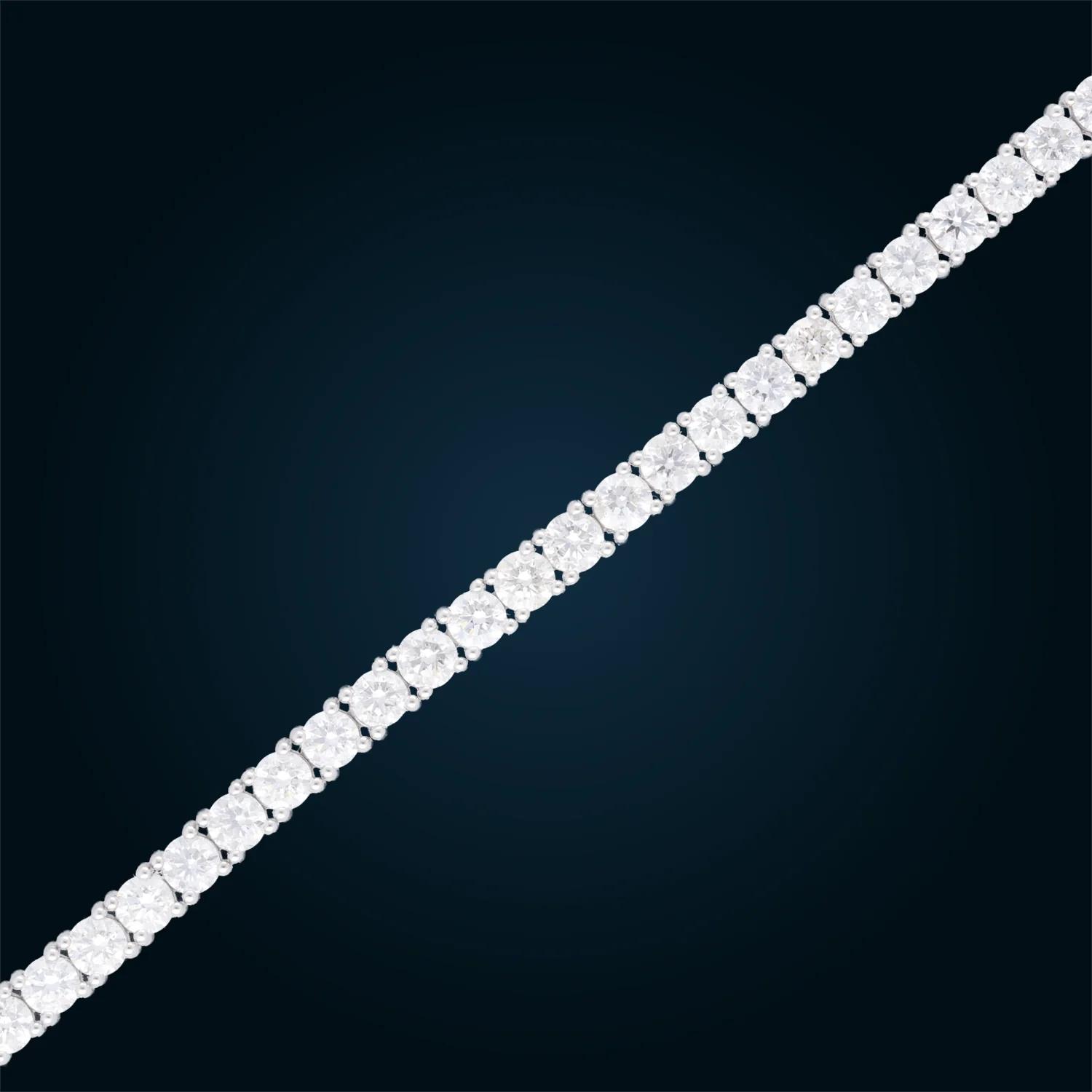 White Gold Tennis Bracelet 30 PT with Diamonds