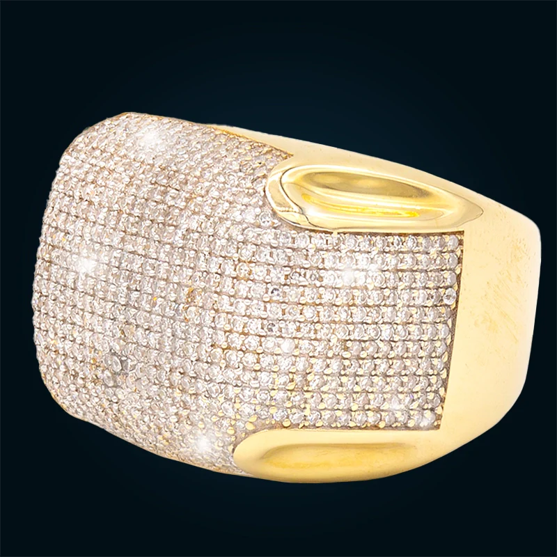 Anillo en Oro Amarillo con Diamantes Montado Pavé