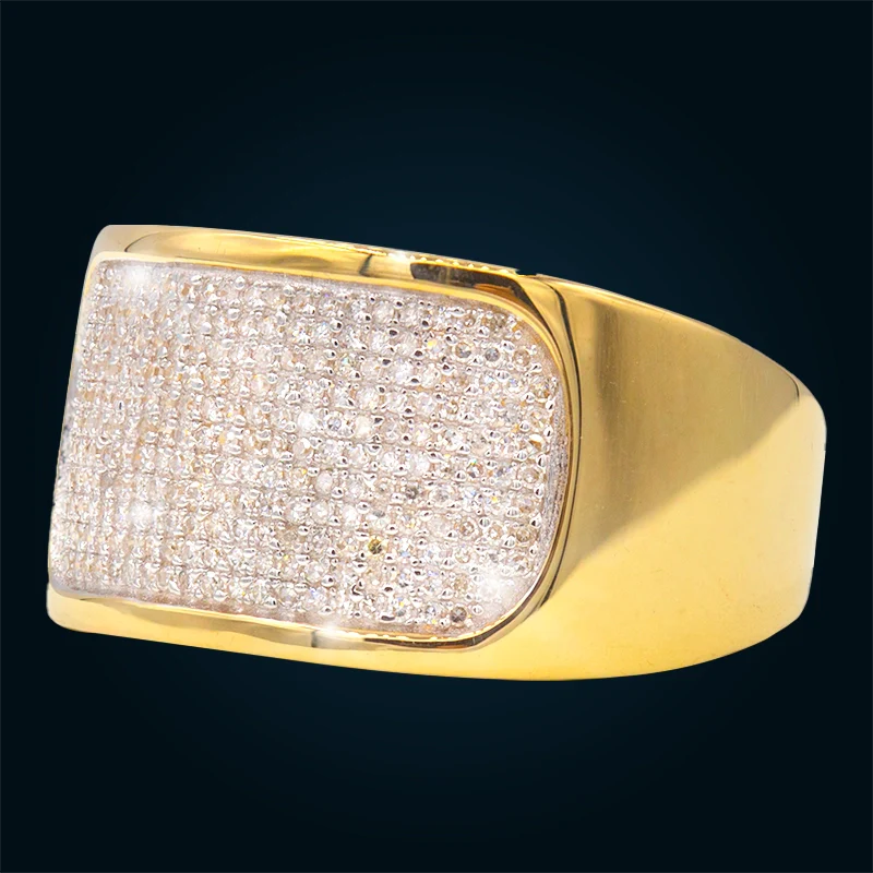 Anillo en Oro Amarillo con Diamantes Montado Pavé