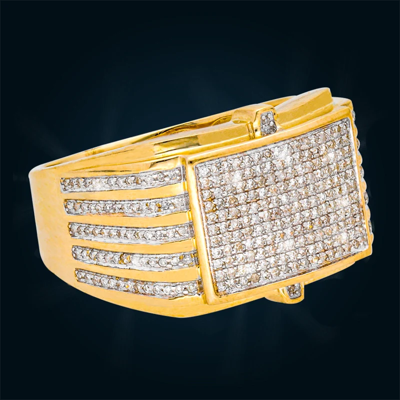 Anillo en Oro Amarillo con Diamantes Montado Pavé