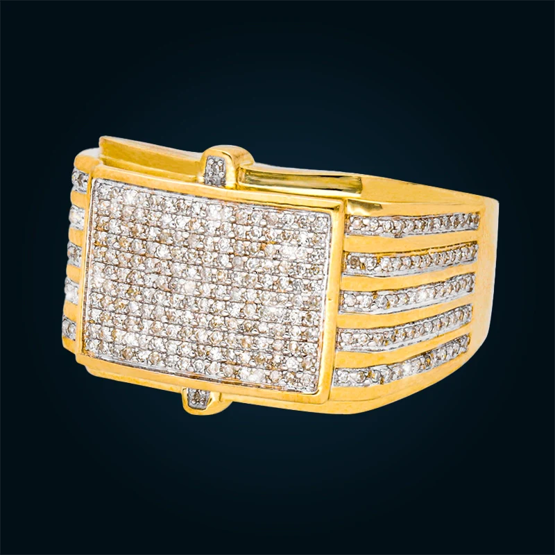 Anillo en Oro Amarillo con Diamantes Montado Pavé