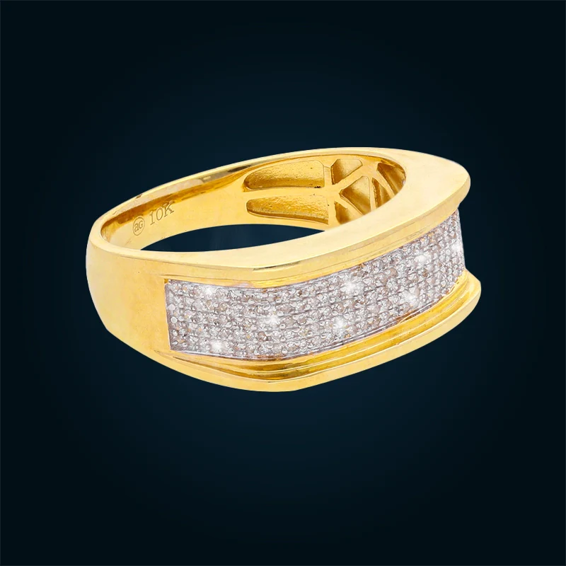 Anillo en Oro Amarillo con Diamantes Montado Pavé