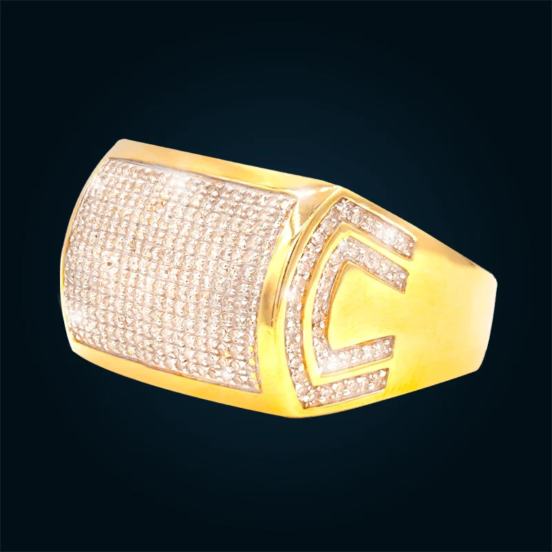 Anillo en Oro Amarillo con Diamantes Montado Pavé