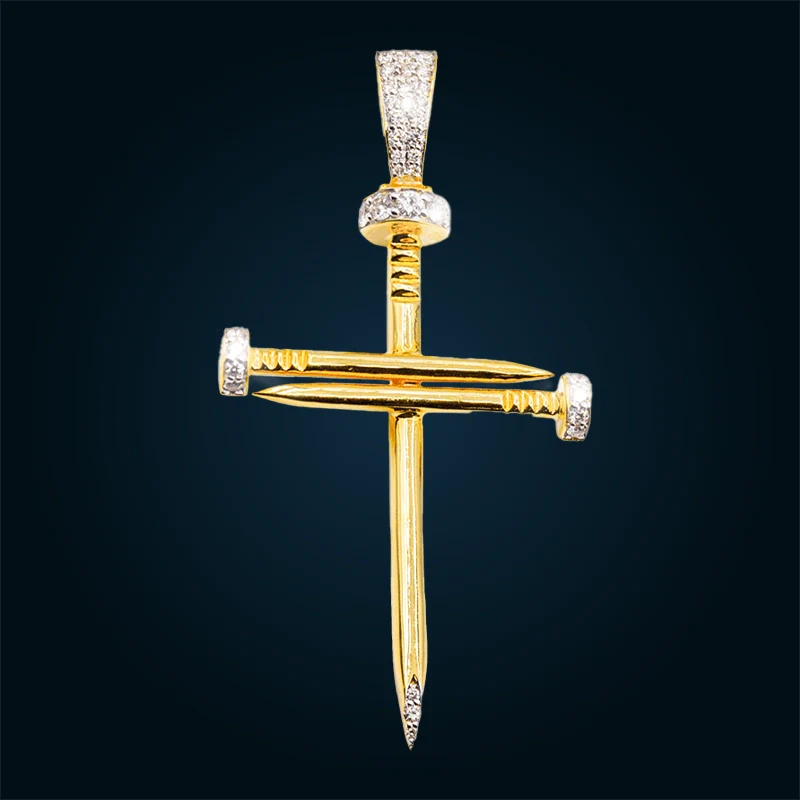 Dije Cruz de Clavos de Oro Amarillo con Diamantes