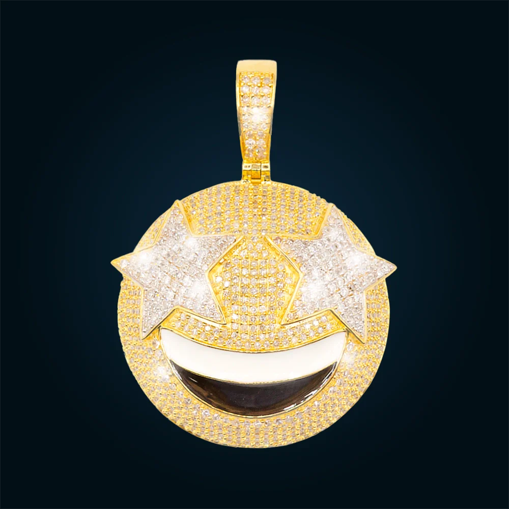 Dije Emoji Feliz con Estrellas de de Oro Amarillo con Diamantes