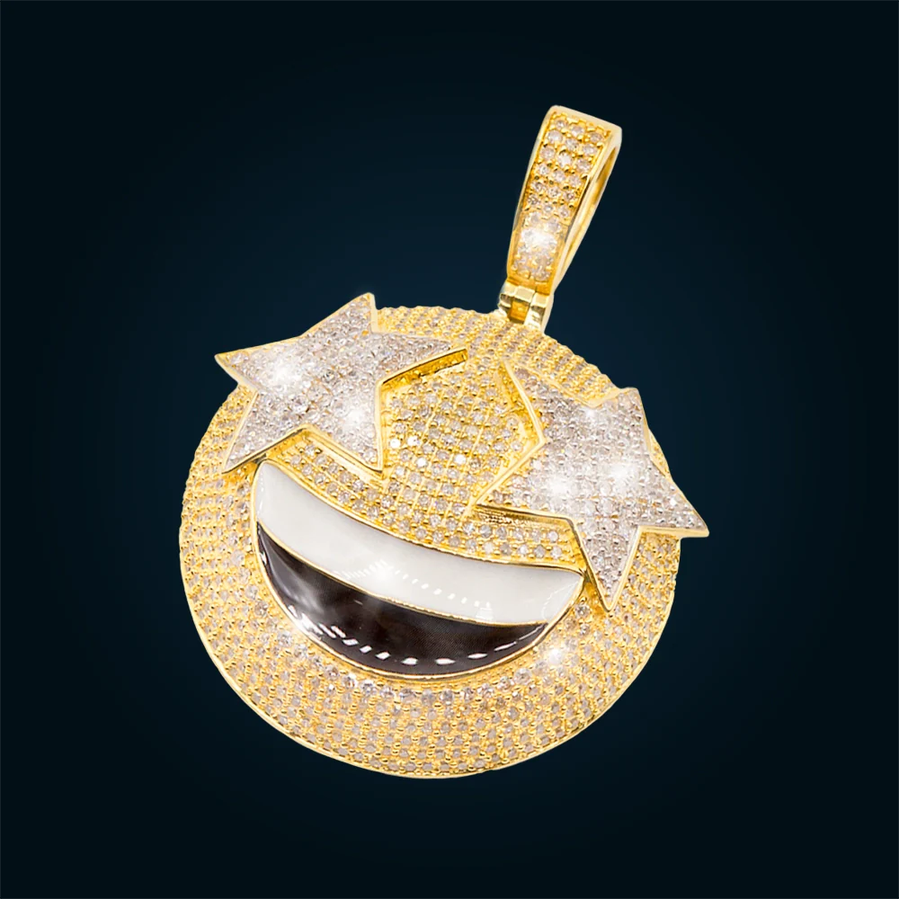 Happy Emoji Pendant with Stars in Yellow Gold and Diamonds